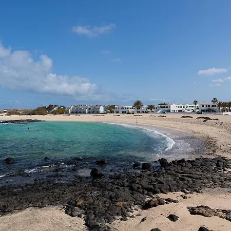 Homeforguest Modern And New Beachfront Apartment La Oliva Exterior foto